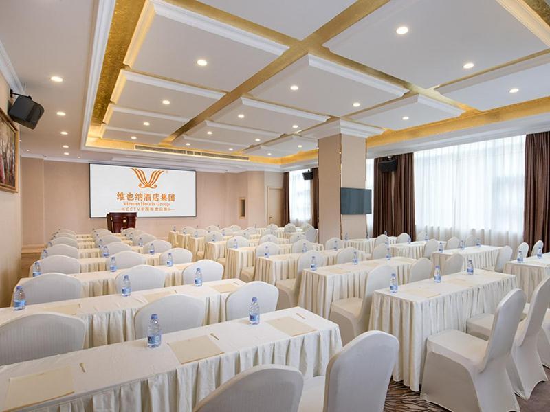 Vienna Hotel Guangzhou Baiyun Airport エクステリア 写真