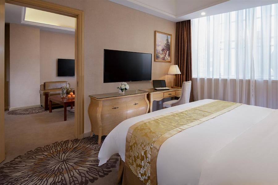 Vienna Hotel Guangzhou Baiyun Airport エクステリア 写真